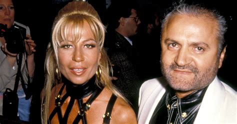 quien mato a versace y porque|gianni versace y su pareja.